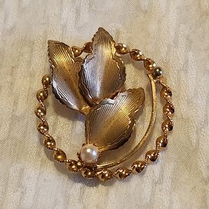 Vintage Gold Tone Faux Pearl Brooch